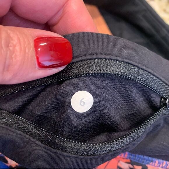 Lululemon Speed Short Paint Storm Harbor Blue Multi / Black Size 6 - Picture 8 of 9